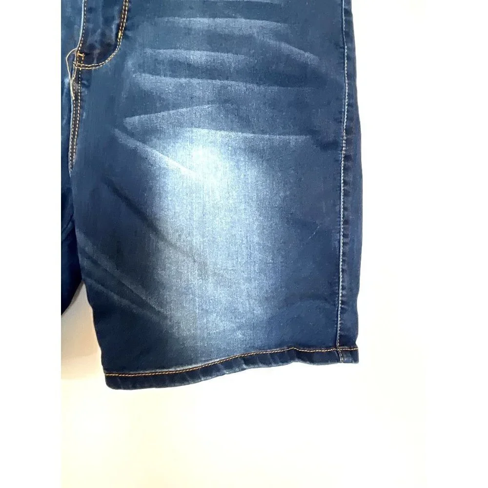 VIP Bermuda Jean Shorts 33 - Picture 3 of 7